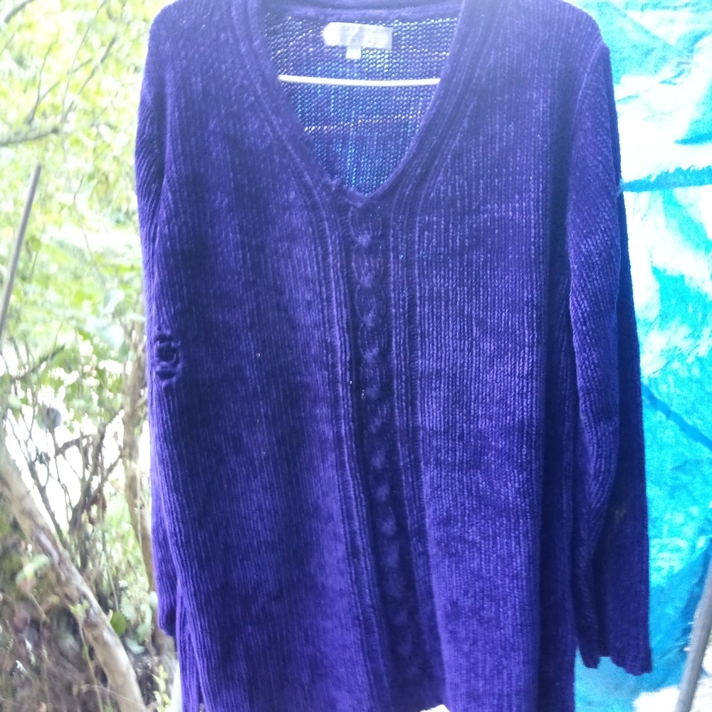 Carolyn Taylor Medium blue see thru sweater Vneck